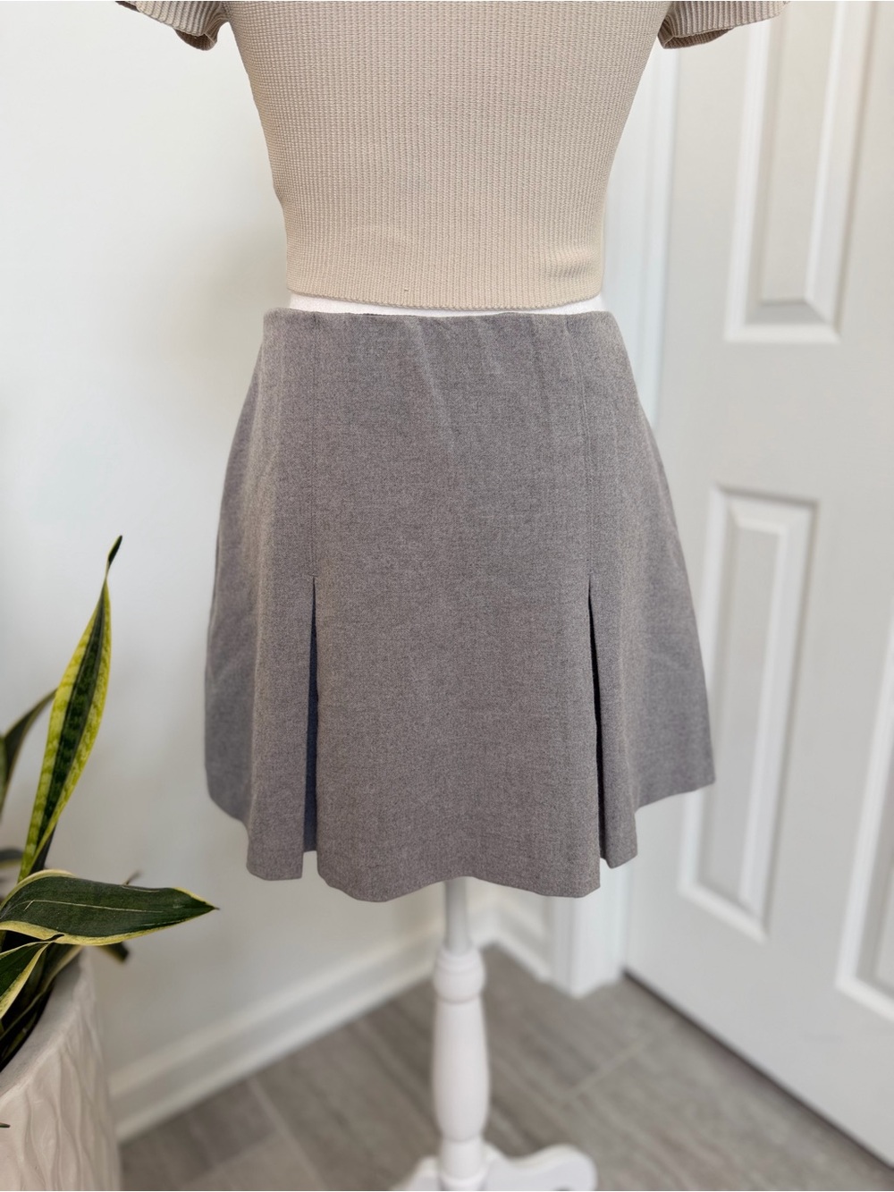 Abercrombie & Fitch Gray Pleated Mini Skort Built In Shorts Women’s M Blokecore - Picture 4 of 11
